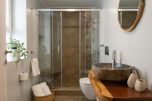 Koupelna v ubytování Semiramis Guesthouse