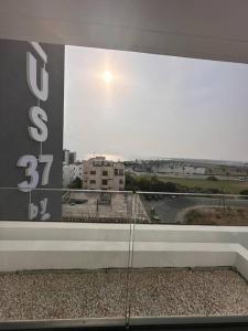 Fotografie z fotogalerie ubytování Cozy 3 Bedroom Apartment 300M from the SEA v destinaci Larnaka