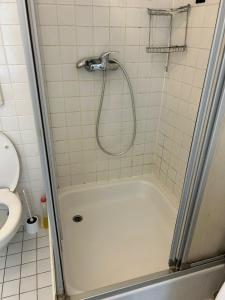 Bilik mandi di 1 Zimmer Apartment +15 gambar