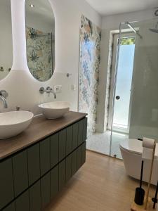 Bilik mandi di MER DELUXE - DREAMY BOHO RETREAT +30 gambar