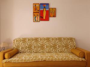 Część wypoczynkowa w obiekcie Estepona - Playa - 1 dormitorio con terraza solárium Mi17