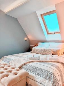 Posteľ alebo postele v izbe v ubytovaní Apartament z sauną i jacuzzi na wyłączność - Sikorówka - Dobre Miejsce