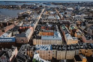 Nespecifikovaný výhled na destinaci Helsinky nebo výhled na město při pohledu z apartmánu