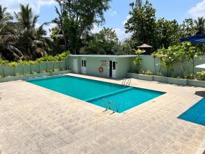 Piscina di Hotel Randiya Anuradhapura o nelle vicinanze