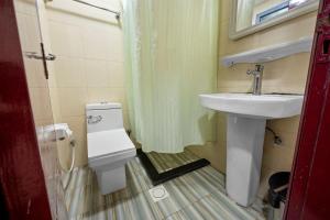 Koupelna v ubytování Najiba Hotel