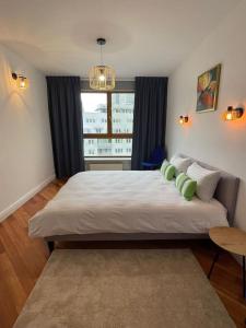 Posteľ alebo postele v izbe v ubytovaní Arkadia The View Luxury Prime Apartment