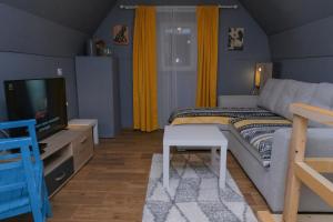 Postel nebo postele na pokoji v ubytování 4NORTH Tiny house on the Durmitor's ring
