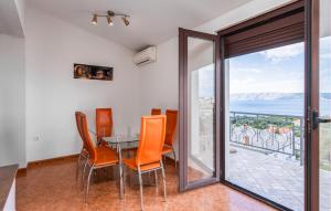 Balkón alebo terasa v ubytovaní Stunning Apartment In Novi Vinodolski