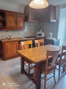 Η κουζίνα ή μικρή κουζίνα στο O' doubs saonois +3 φωτογραφίες