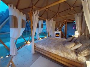 Φωτογραφία από το άλμπουμ του Le Clos FMR Insolite Manon Carcassonne σε Malve