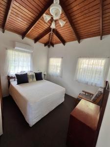 En eller flere senger på et rom på Caribbean Breeze