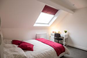 Katil atau katil-katil dalam bilik di Modern City Living Ensuite Private Rooms at Broad Lane in Coventry