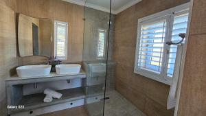 Gallery image of 10 on Flora Close in Hout Bay