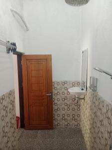 ห้องน้ำของ Sangrila Mentos Riung