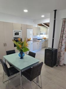 Kuchyň nebo kuchyňský kout v ubytování Agradable Casa Rural