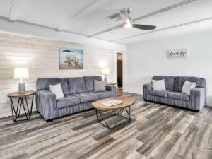 Φωτογραφία από το άλμπουμ του ELEVATED 1152 - Serene Family friendly 4 bed pool home σε Marco Island