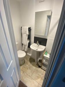 Bilik mandi di Claremont House Keswick +67 gambar
