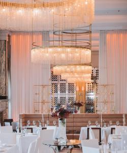 Reštaurácia alebo iné gastronomické zariadenie v ubytovaní Esplanade Zagreb Hotel