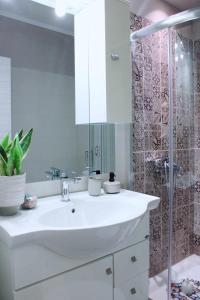 A bathroom at Agis home