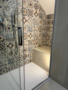 Bilik mandi di B&B Dante - near RhoFiera and Metro Station