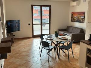 Ruang duduk di B&B Dante - near RhoFiera and Metro Station