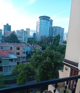 Ảnh trong thư viện ảnh của Tirana Road Blloku Area ở Tirana
