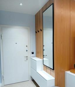 Ảnh trong thư viện ảnh của Tirana Road Blloku Area ở Tirana
