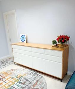 Ảnh trong thư viện ảnh của Tirana Road Blloku Area ở Tirana