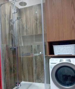 Ảnh trong thư viện ảnh của Tirana Road Blloku Area ở Tirana