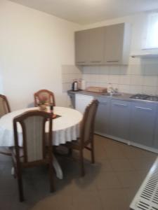 Kuchyň nebo kuchyňský kout v ubytování Apartman "Vuković"