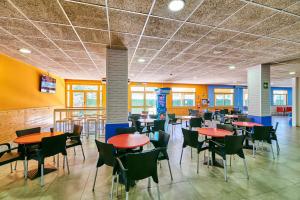 Εστιατόριο ή άλλο μέρος για φαγητό στο NEW NUEVO BRAND NEW A ESTRENAR LUXURY DE LUJO APARTAMENTO APARTHOTEL SALOU 12 months open! 12 meses abierto!