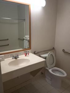 Een badkamer bij Miriam Hotel