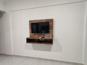 TV a/nebo společenská místnost v ubytování Hotel MJ Beach Resort Baga
