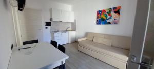 Kuchyň nebo kuchyňský kout v ubytování Maresol Residence