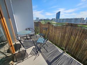 Balkón alebo terasa v ubytovaní FIRST -- Green Żoliborz apartment 3
