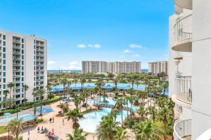Palms of Destin, Gulf and pool views, Great amenities内部或周边的泳池