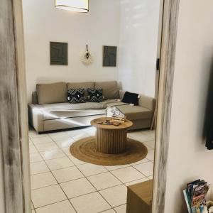 Galeriebild der Unterkunft Cozy flat with garden in Tinos + 14 Fotos