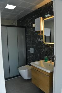 A bathroom at Side leon