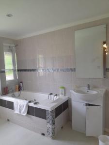 Fotografie z fotogalerie ubytování Cerisy Nature v destinaci Cerisi-Belle-Étoile + 26 fotografií