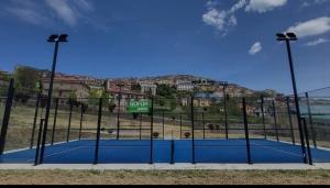 Tenis a/nebo squash v ubytování Baita Tre Querce nebo okolí