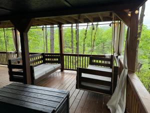 Un balcón o terraza en A Rustic Hideout