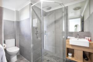 A bathroom at Nightcap at Horse & Jockey Hotel Warrick