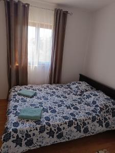 Postel nebo postele na pokoji v ubytování Holiday house with a parking space Siritovci, Krka - 23081 + 5 fotografií