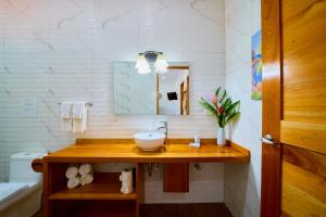Ванная комната в Olinca Boutique Hotel
