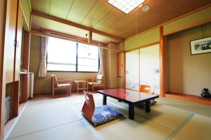A seating area at ピーポロ乗鞍