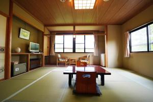 A television and/or entertainment centre at ピーポロ乗鞍
