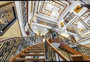 Зображення з фотогалереї помешкання The Empress Palace Hotel у місті Суррей