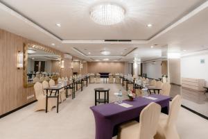 Amaroossa Suite Bali的休息区