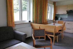 A kitchen or kitchenette at Apartmenthaus Oberlehen