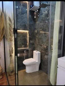 A bathroom at Roadside villa